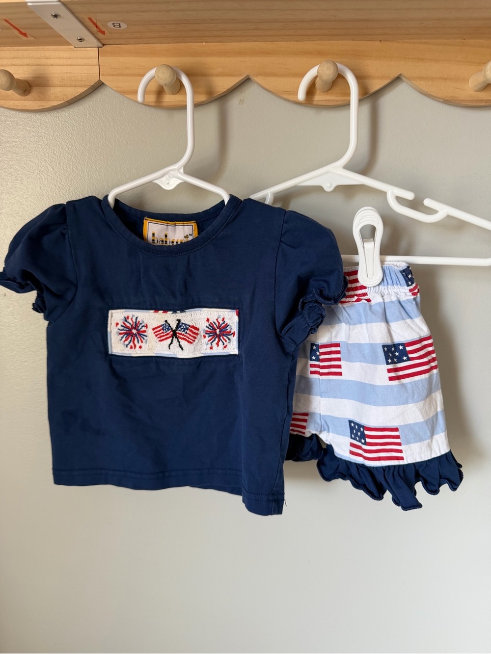 Babeeni Girls 6M 2pc Navy Ruffle Top & Striped USA Shorts Set Elastic
